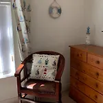 Sunbeam Cottage - 3 Bedroom Traditional Cottage - Straight Off The Beach