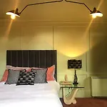Luxury 1 Bed Apartment By The Beach