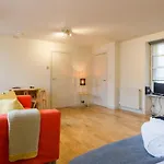 Modern Studio Apartment On Royal Mile Great For Castle