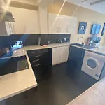 Boutique Blackpool 2 Bed Gold Apartment Sleeps 10