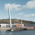 Beach On The Doorstep Meridian Tower Marina Swansea