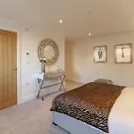 Harbourside Haven Apartment 4