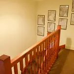 Gorgeous Abbeyhill Apartment
