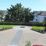 Modern Apartment In Edinburgh