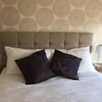 Modern Apartment In Edinburgh
