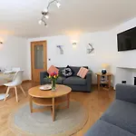 11 Ridge Hill
