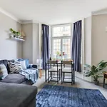 2 Bedroom Apartment - Queens Square Flat 1 Brighton