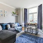 2 Bedroom Apartment - Queens Square Flat 1 Brighton