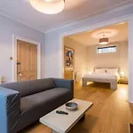 Large Modern Studio Apartment By The Beach