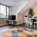 Pass The Keys Luxurious 1Br Apt In Prime Location With Top Amenities