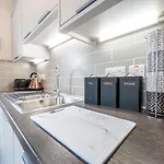 Pass The Keys Luxurious 1Br Apt In Prime Location With Top Amenities