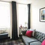 Fabulous Apartment On The Royal Mile