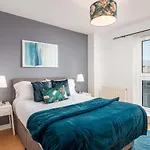 Logan Bay - Donnini Apartments
