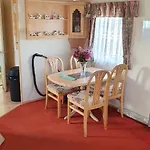 King'S Caravan Park, Caravan To Sleep 6 People