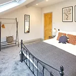 Host & Stay - Clifton House