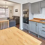 Host & Stay - Elysium House