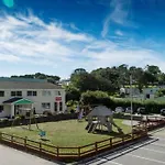 8 Sleep Chalet At Newquay Away Resorts Nb160