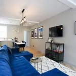 Pass The Keys Newly Refurbed 3Bed 2Bath House In Central Portsmouth