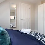 Pass The Keys Luxurious 1Br Apt In Prime Location With Top Amenities