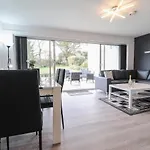 15 Coedrath Park