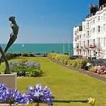 Hamptons Brighton