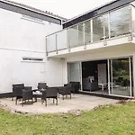15 Coedrath Park