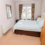 24 Rhodewood House