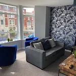 Blackpool Sleepover Apartment 3 Free Parking Sleeps 6