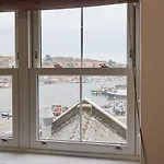 Host & Stay - Harbour View Apartment