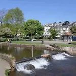 Traditional Family Beach Retreat Dawlish Centre