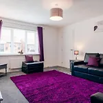 Oakley - Large, Elegant, Dog Friendly & Parking
