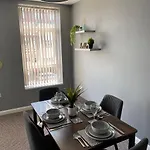 Blackpool Sleepover Apartment 4 Free Parking Sleeps 6