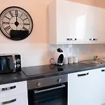 Charles Alexander Short Stay - Highcliffe Apartments