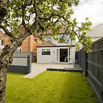 Ashley House - Beautiful 3 Bedroom House In A Fantastic Location Near Sandbanks.