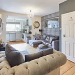 Host & Stay - Apartment 2, 15 Prospect Hill