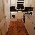 Two Bed Ground Floor Flat Near Town And Beach