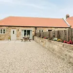 Cartwheel Cottage At Broadings Farm