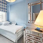 Host & Stay - The Zetland Apartment