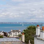 2-Bedroom Apartment With Stunning Sea Views, Parking, And Proximity To Shops