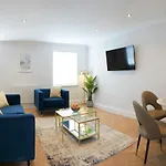 Host & Stay - The Salisbury