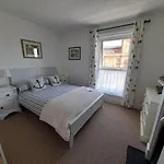 'Pavilion Cottage' Next To Gorleston Beach With Sea Views - Pet Friendly!