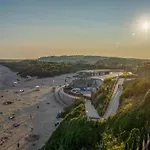 Judith'S View - 3 Bedroom Apartment - Tenby