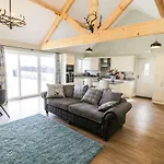 Stag Cottage At Broadings Farm