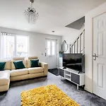 Guestready - Serene 2Br Home W Yard & Parking - Sleeps Up To 6