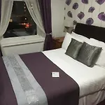 Benson Hotel - Small Families & Couples Only