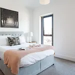 Luxury Fully Equipped Kitchen Ormeau Park