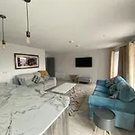 2 Bedroom Apartment In Portrush Town Centre