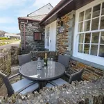 Olde Carpenters Cottage