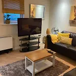 Beach Retreat - Dockside Apartment