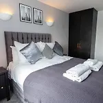2Br Gorgeous Apartment Near Liverpool Cc